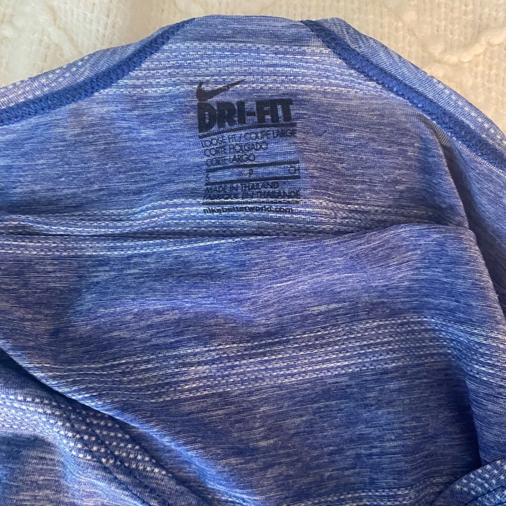 Set of two workout tops - Picture 3 of 4